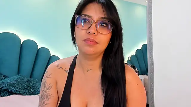 sharlott18 online show from December 22, 3:04 pm