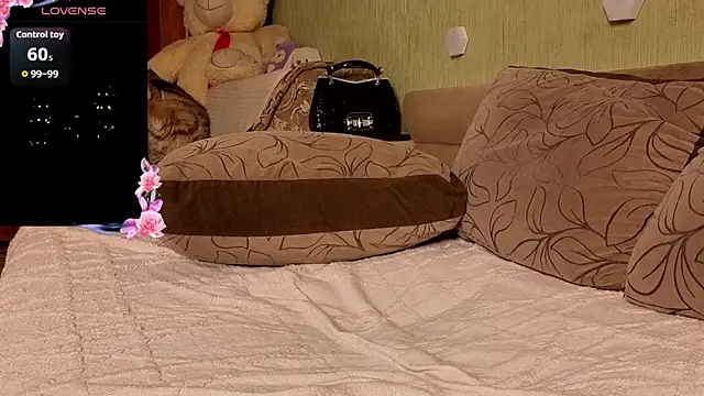 Black or white ANGEL online show from February 12, 5:58 pm