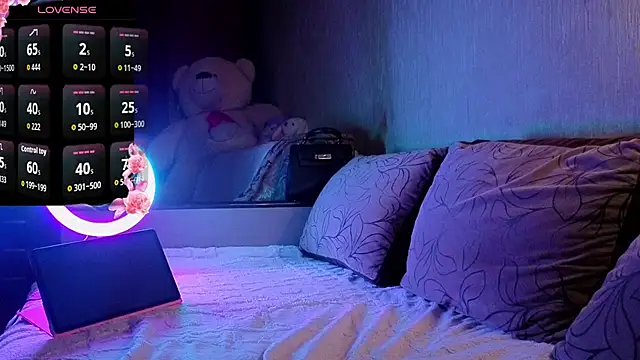 Black or white ANGEL online show from January 31, 7:11 pm