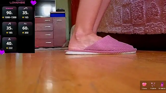 Black or white ANGEL online show from October 25, 1:08 pm