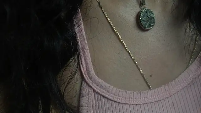 Snapshot of -AyeshaSinghania- chatting on October 17, 6:33 pm -AyeshaSinghania- online show from October 17, 6:33 pm