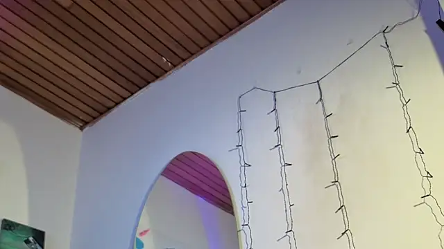 Paola Lyon  online show from April 10, 6:47 pm