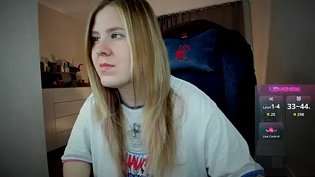 Snapshot of Olivia_Munk chatting on September 14, 4:54 am Olivia Munk online show from September 14, 4:54 am