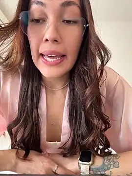 MichelleFerry  online show from May 14, 11:54 pm