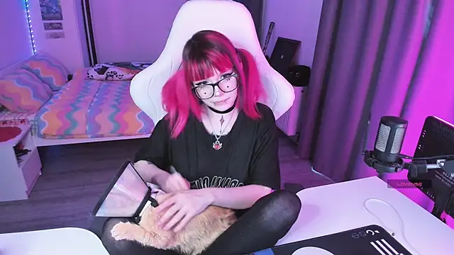 Yumi Youkai online show from April 15, 3:56 pm