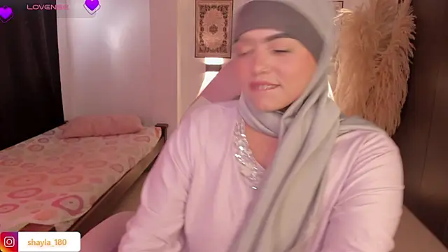 shayla 18 online show from October 17, 8:12 pm