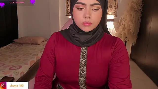 shayla 18 online show from October 10, 3:33 am