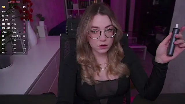 RemyCute online show from November 28, 4:21 pm