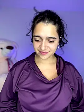 Alicia Ruiz online show from November 5, 1:11 am