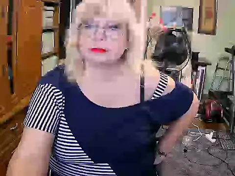 Snapshot of LOLA8888 chatting on September 18, 2:37 pm LOLA8888 online show from September 18, 2:37 pm