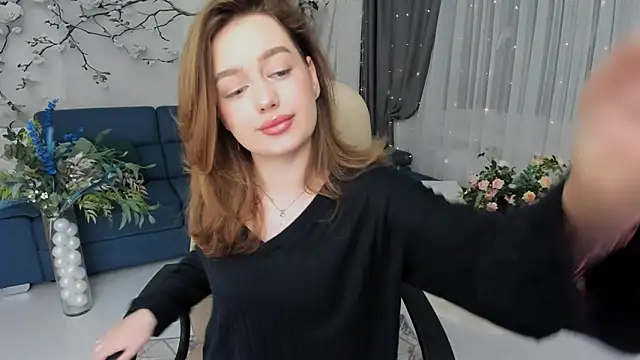 MiracleCurly online show from March 2, 7:31 pm