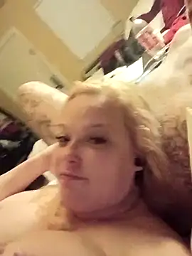 Cumslutsnowbunnie69 online show from April 20, 5:32 am