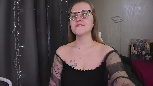 MissBrightShine online show from March 4, 2:56 pm