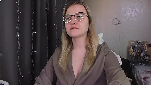 MissBrightShine online show from March 21, 11:15 am