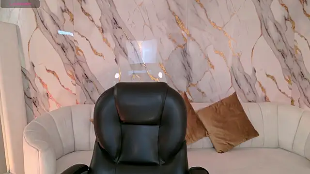 LisaMonroe  online show from December 2, 11:56 am