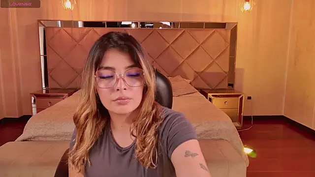 LisaMonroe  online show from September 8, 8:19 pm