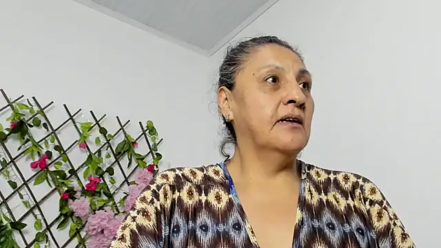 merlyna goldens online show from December 3, 11:18 pm