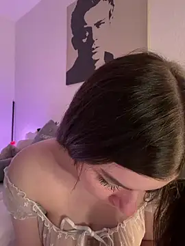 EllyNora online show from April 4, 9:13 pm