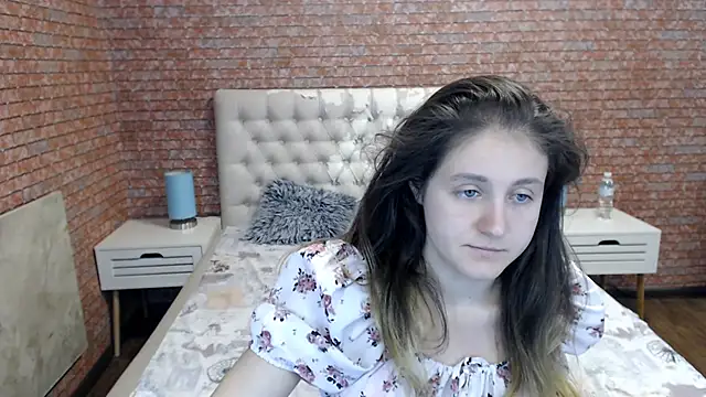 Snapshot of Holliy_Cooper chatting on September 9, 8:25 am Holliy Cooper online show from September 9, 8:25 am