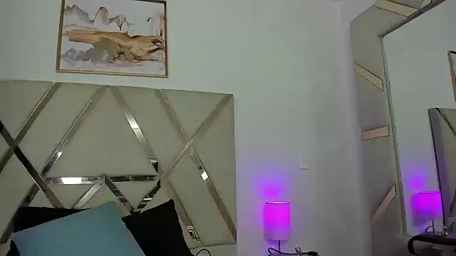 carolynne18 online show from October 10, 12:21 pm
