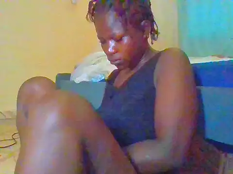 prettychic5 online show from May 15, 5:44 am