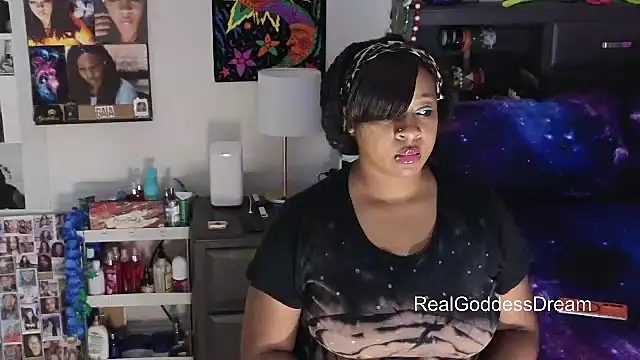 temptressbeauty24 online show from January 13, 6:30 am