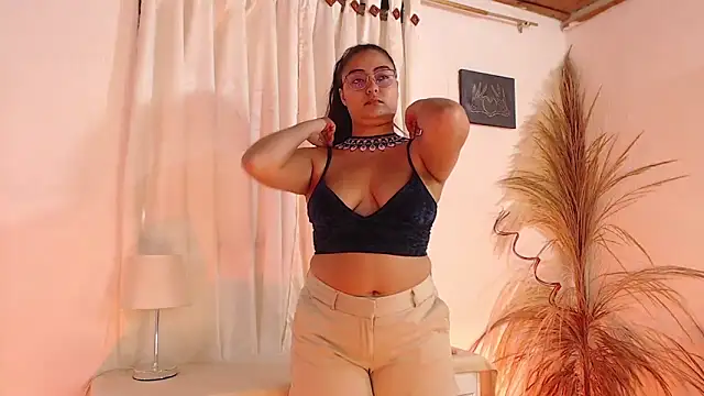  Kim  M online show from April 7, 2:30 pm