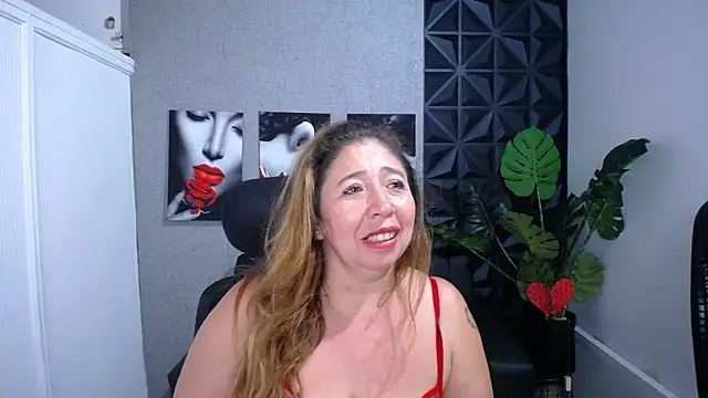 Valentinaa mature online show from May 31, 3:01 am