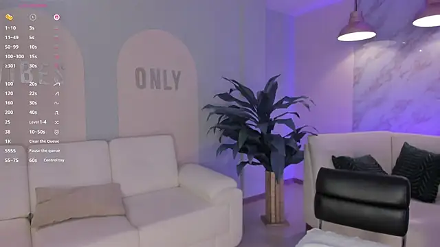 LizzHamilton   online show from March 24, 8:25 pm