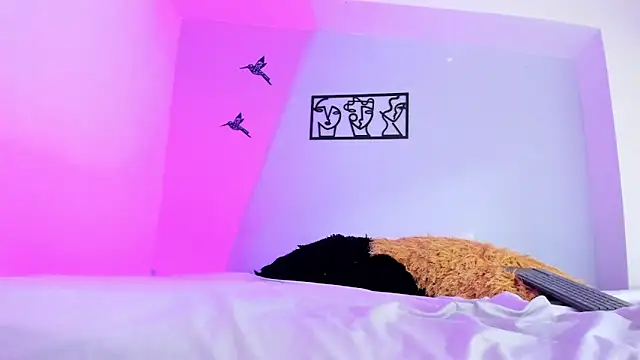 Laura Torres18 online show from September 18, 1:26 am