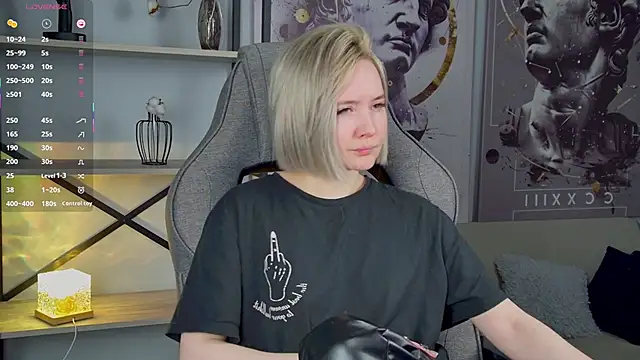 ReiYosimoto online show from March 2, 4:57 pm