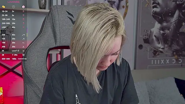 ReiYosimoto online show from March 4, 6:03 pm