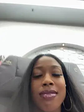 mismialove online show from June 3, 8:03 pm