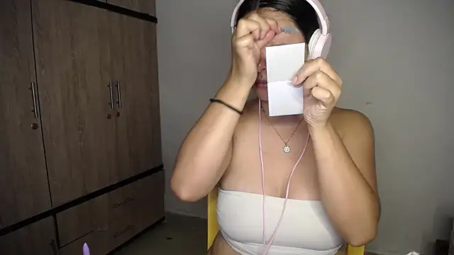 susan smith18 online show from February 11, 4:58 am